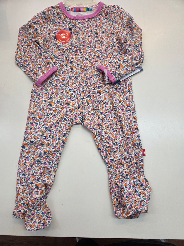 Stella Magnetic modal Footie